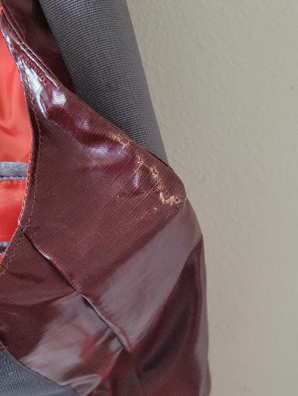 Patagonia Black Hole Mini Messenger 12L Bag Burgundy Rust with Orange Accents